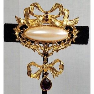 Vintage 1990's Avon Couture Bow Purple Crystal Pearl Gold tone Brooch